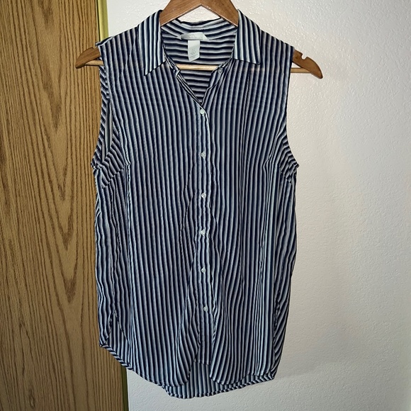 H&M Tops - *LAST CHANCE* Women’s H&M Sleeveless Button-Down Blouse